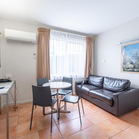 Forrest Hotel & Apartments Canberra Exterior foto